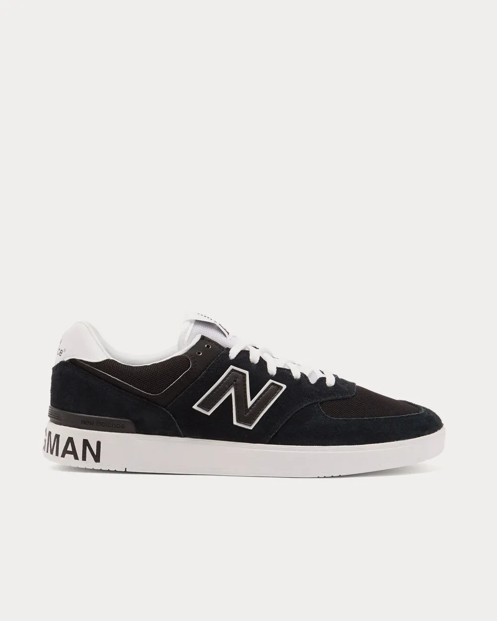 AM574 Suede Black Low Top Sneakers