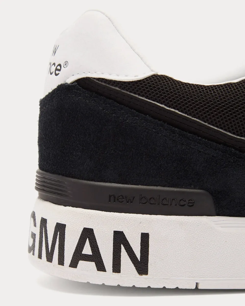 AM574 Suede Black Low Top Sneakers