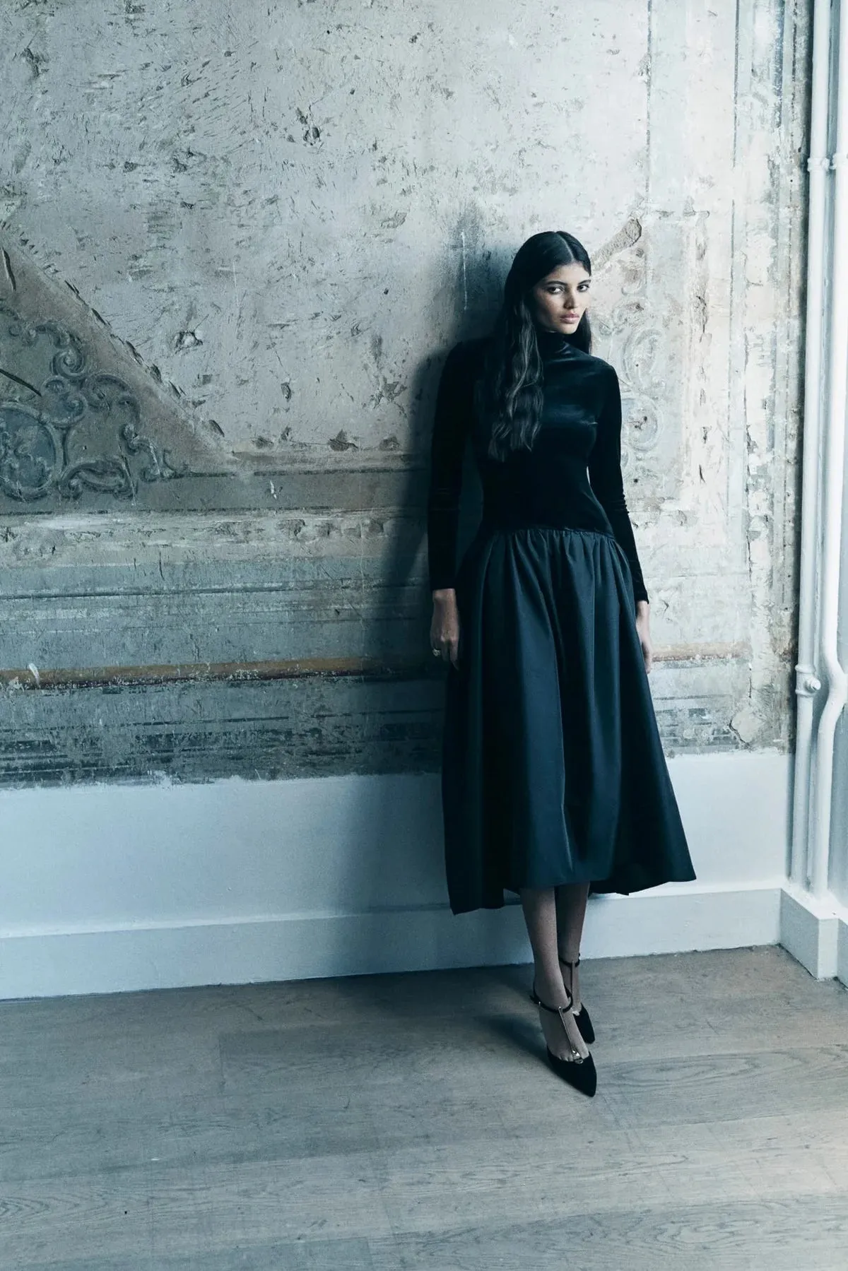 Celeste – Midnight Noir Long Sleeve Midi Dress