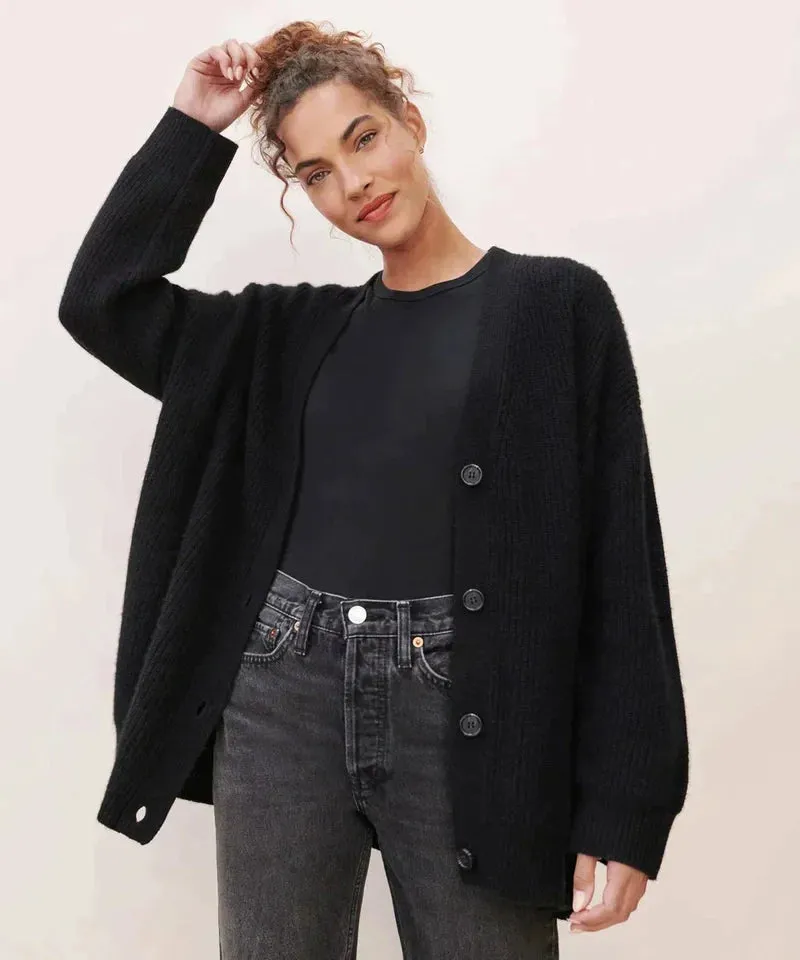 Cozy - Oversized knit cardigan in soft wool blend for timeless comfort