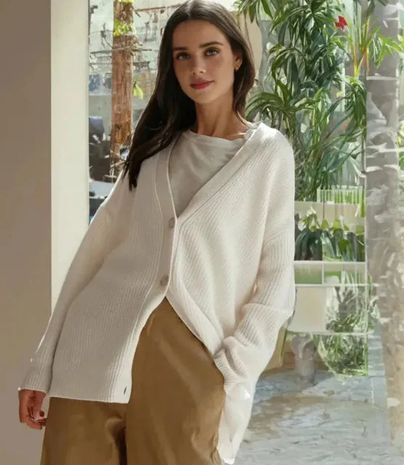 Cozy - Oversized knit cardigan in soft wool blend for timeless comfort