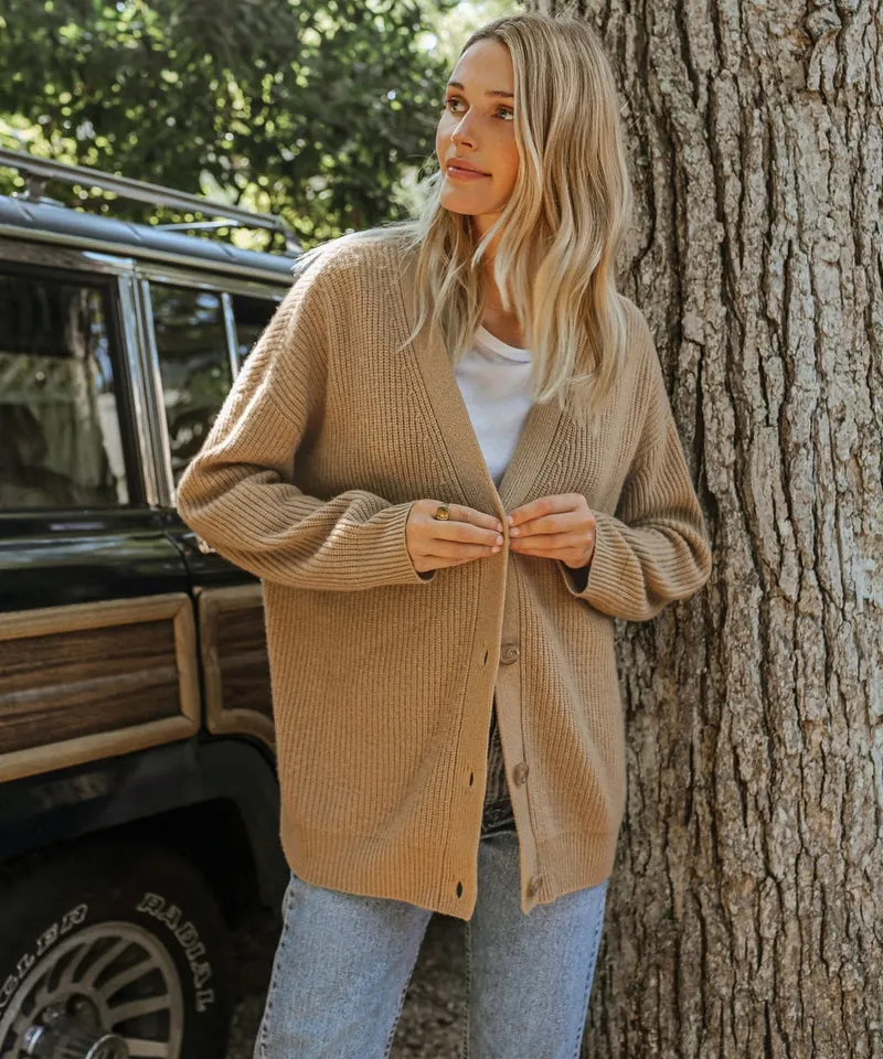 Cozy - Oversized knit cardigan in soft wool blend for timeless comfort