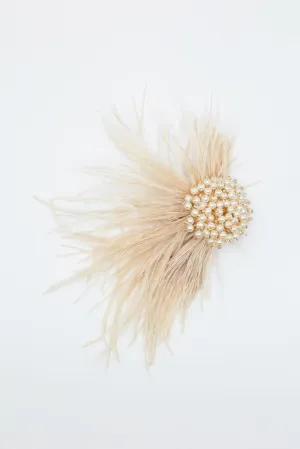 Ethereal Plumage: Beige Feathered Shoe Clip