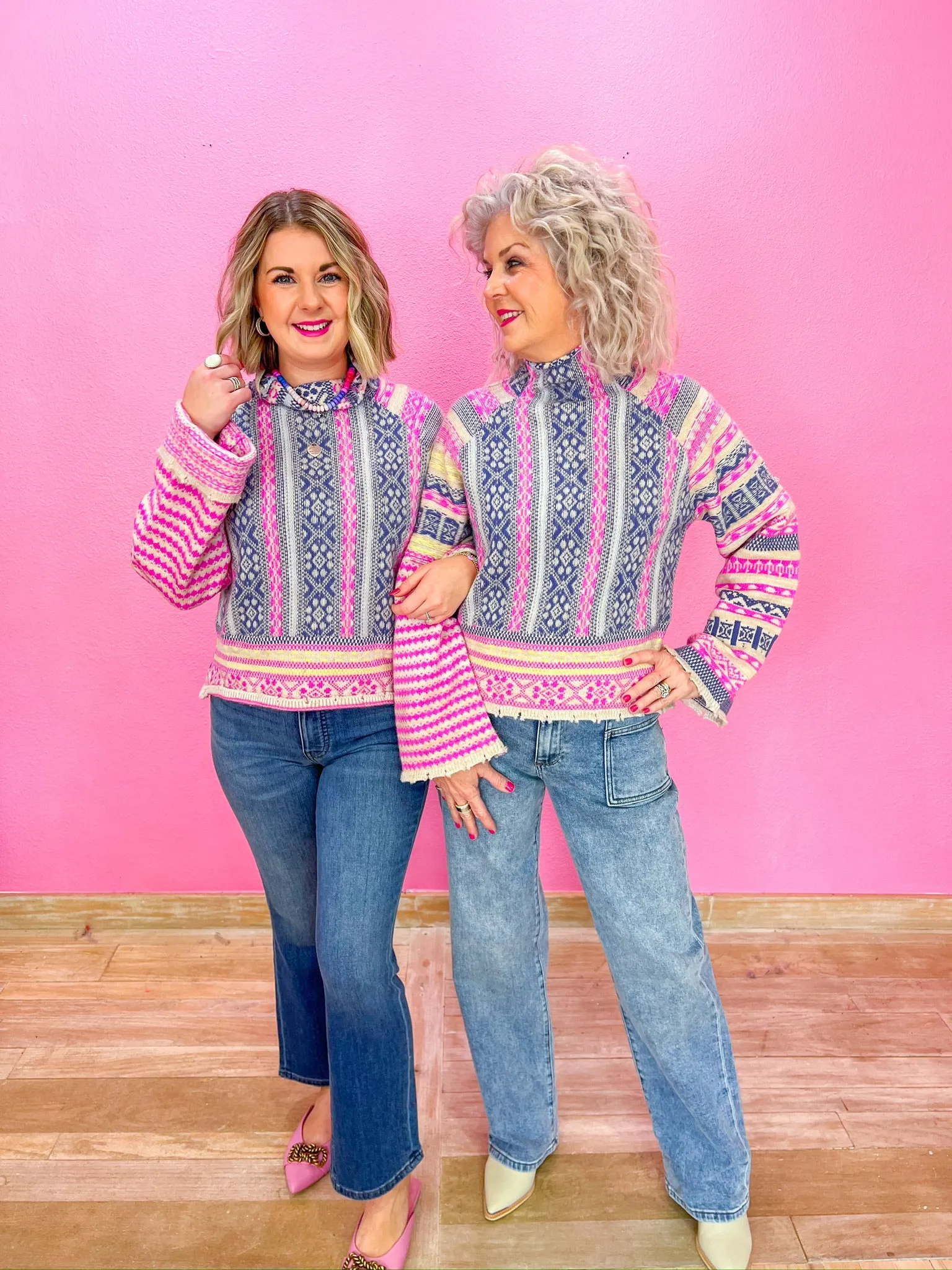 Free To Roam Sweater - Navy/Pink